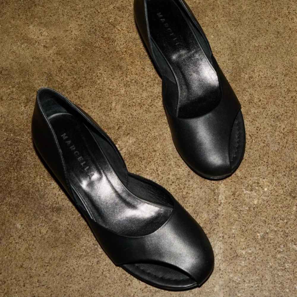 NIB Maggie Marcella Cutout Sandals